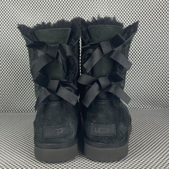 UGG Bailey Bow II Boots Womens Size 7 Black Leather Sheepskin Pull On Winter - Picture 7 of 12
